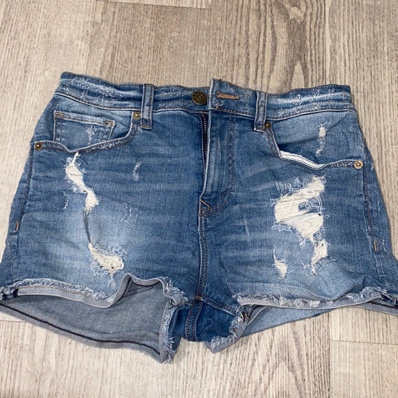 Woman’s EXPRESS Jean shorts - Picture 1 of 4